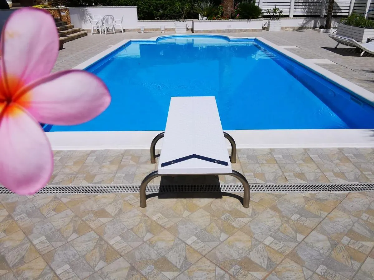 Villa Girolama Tonnara di Bonagia 0*,